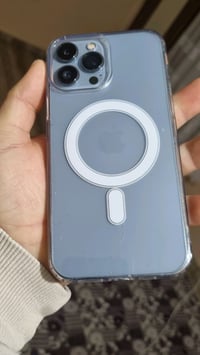 ايفون 13 برو ماكس انضف شي بالسوك اني فاتح الكارتونه بيدي شخط مابي بطار...