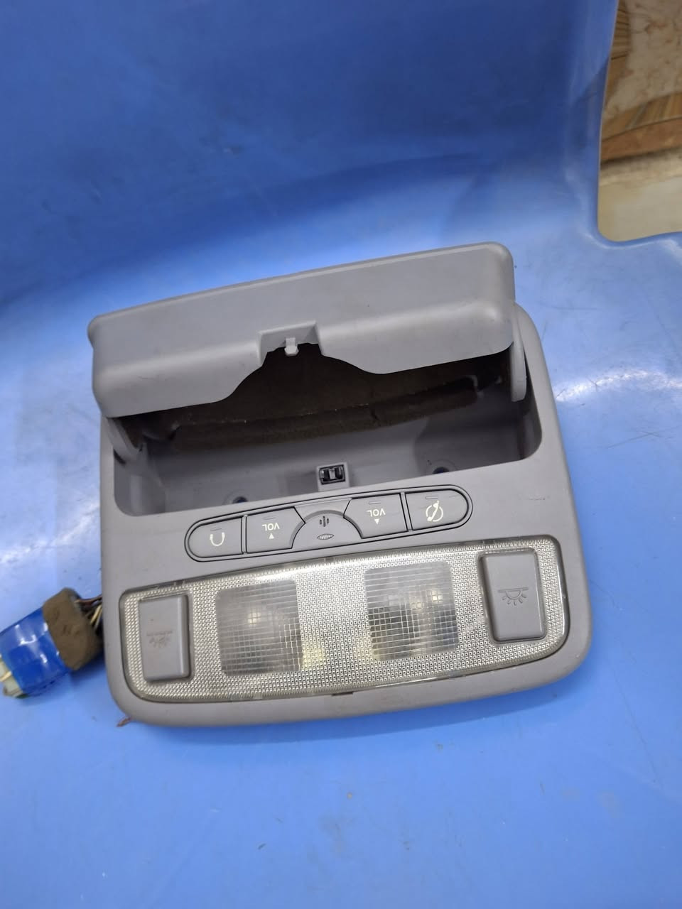 السلام عليكم ورحمة الله وبركاته 
للبيع أدوات احتياطية 
مكاني بغداد العامرية 
***********
