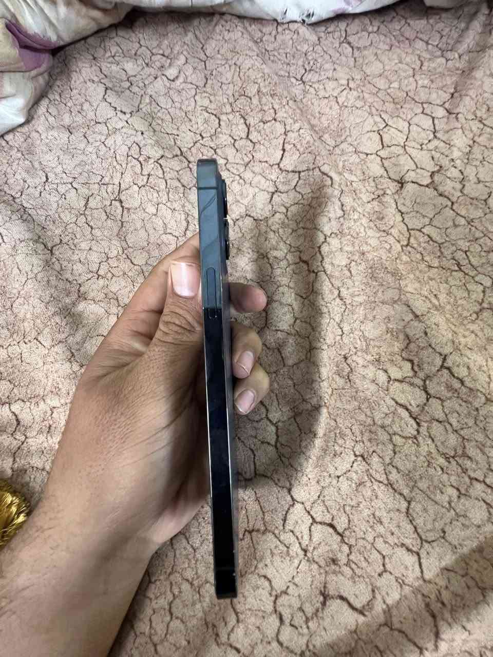 إسلام عليكم آيفون 12برو ماكس اقره منشور 
ذكره 256
دبل شريحه 
البطاريه ٧٨شرط اصليه
الجهاز كلو مكفول شرط
السعر 500بي مجال
وتساب ***********
