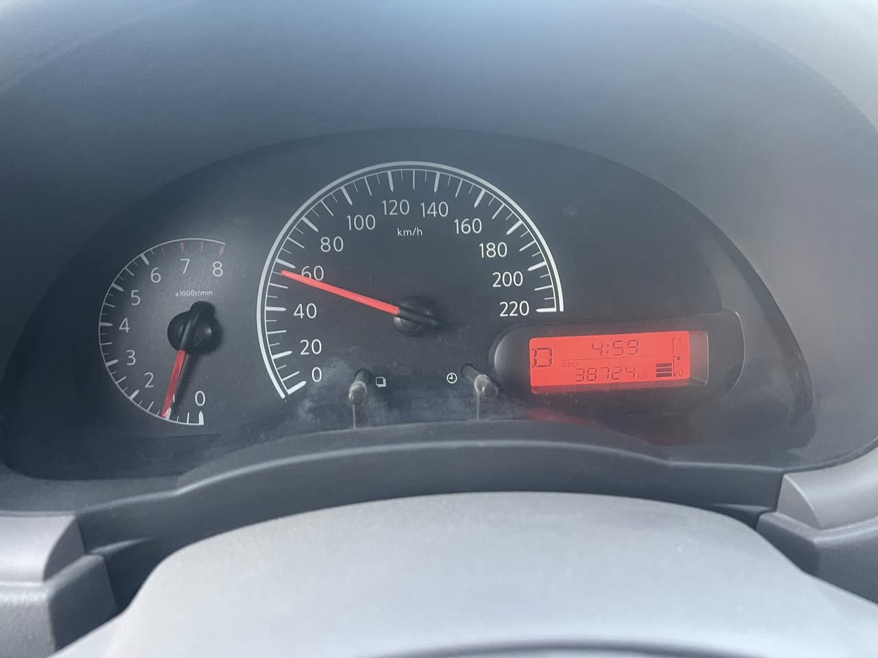 نيسان سني هندي ٢٤ لبيع مكفوله من كلشي ما عده ضربه بسيطه يم قبط البانزين ما سويته  رقم سليمانيه بسمي  ***********  
مكان حله مركز 
سعر ١٢٦ وبيه مجال .
