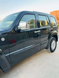 جيب ليبرتي موديل١٢السيارة كفاله من الحادث ماعداباب السائق فقط السيارة ...
