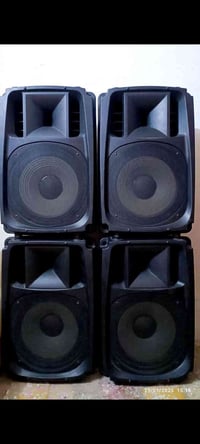 سماعات W17 • ثنين جاهزات • ثنين بحاجة صيانة