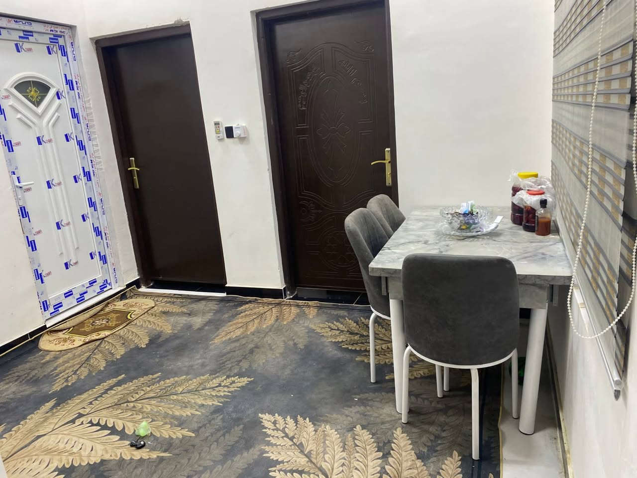 اقساط
بيت مساحه 100 بناء طابوق 
مقدم ٢٥ وكل شهر ٥٠٠
والسعر ٥٥السعر الكلي
باب الهوى بدايه الرابعه قرب المدارس
***********
