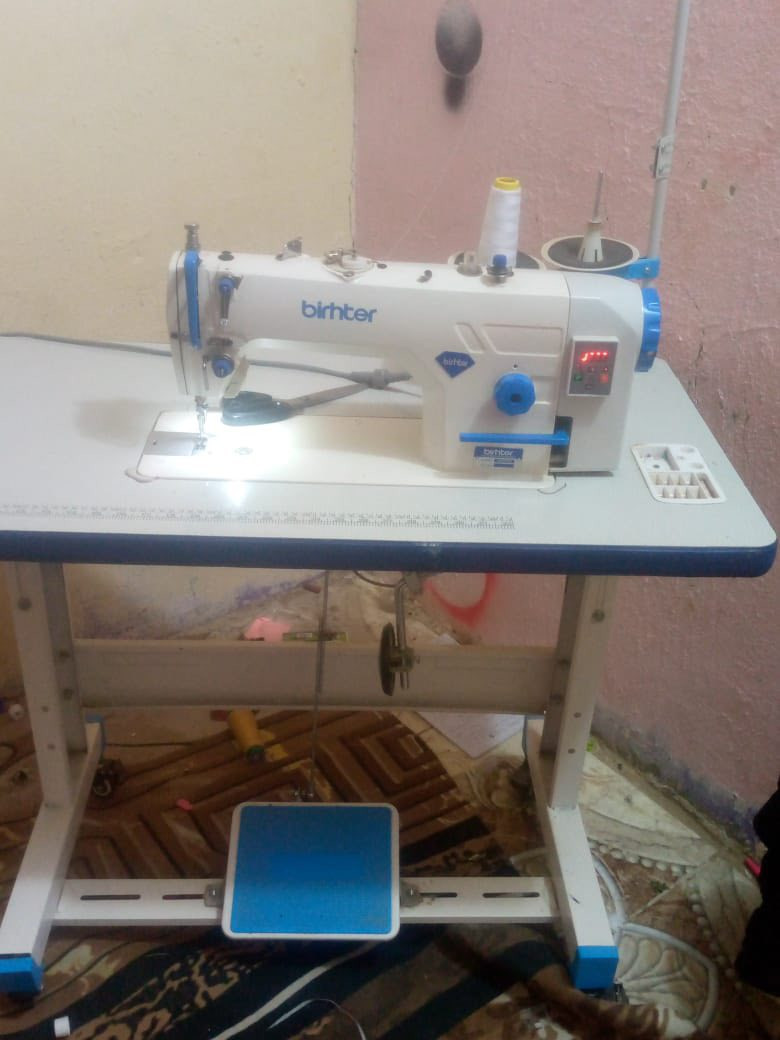 السلام عليكم 
مكينة خياط جاك يابان 
مستخدمة لمدة ٦ اشهر 
قفلهة ٢٥٠ 
ل استفسار *********** @إشارة
