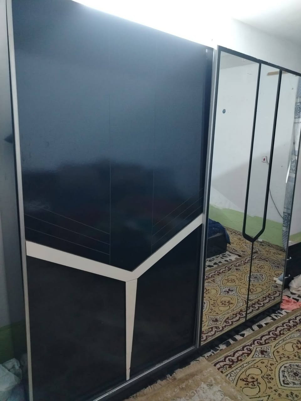 توجد غرفه نوم. السعر. 200.    التواصل وات ساب ***********
