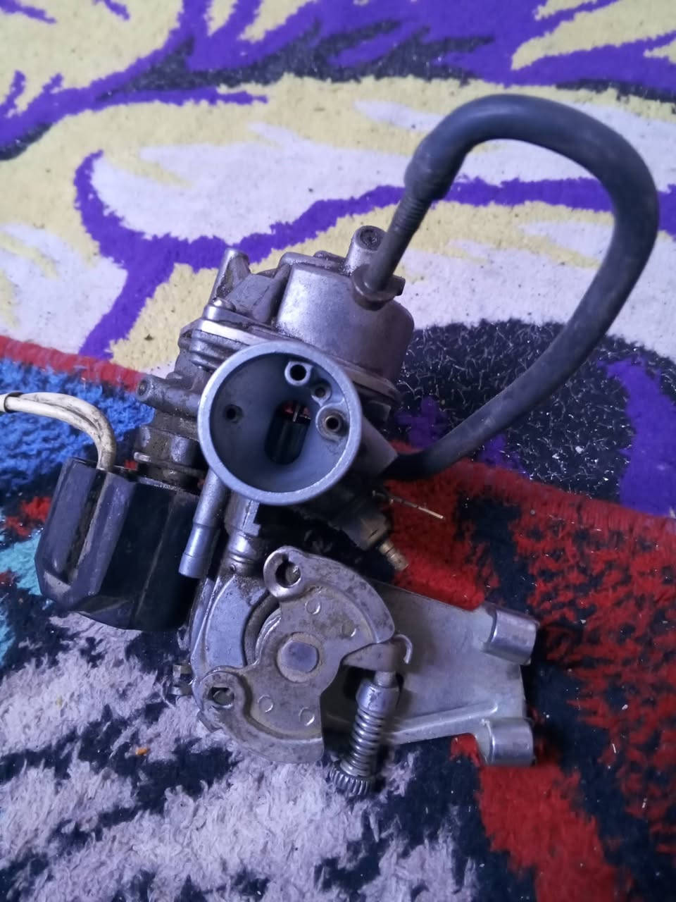 السلام عليكم اخوان عندي كابريتر مال دراجه بيكم مال ‏‪‏تفصيخ اصليه وليس تجاريه للبيع السعر ‏‪***********‬‏
