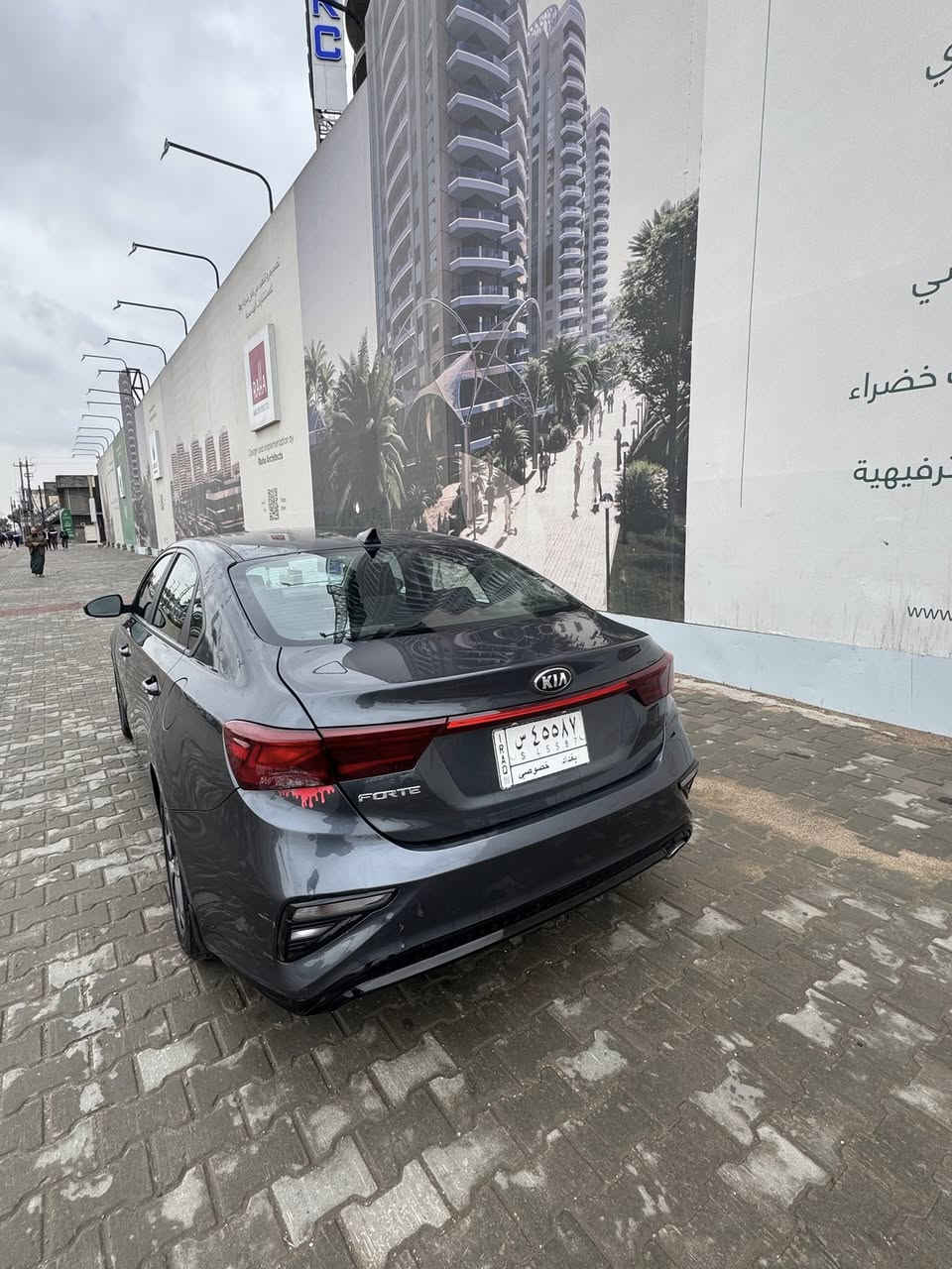 السلام عليكم للبيع كيا فورتي موديل  ٢١ وارد امريكي حادثه بس بنيد مبدل ودعاميه  الباقي مكفول وصار بيه بالعراق جاملغ الامامي بارد وماسويته كلشي موضح بالصور والبك لايت الخلفي مكسور كسر صغير مواصفات الفورتي المعروفه ماشيه ٨٧ميل كير مكينه صدر مكفولات تخم تاير جديد كل نقص مابيه عله ايدي رقم بغداد بسمي تحويل ثاني يوم مكاني بغداد الغزاليه السعر 132 وبيه مجال للستفسار ***********
