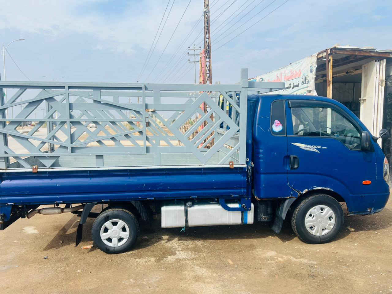 السلام عليكم
سياره بنكو مسكر سبلاين مكينه وكير جدد. حداديه. جديده  تخم تاير كارتون تبريد كهربائيات. كلهة شغاله محور تانكي 100لتر.  السياره جاهزه من الطول لطول. متوم شمالي دهوك. طبق الاصل. حصه كاز بكل العراق. 
السعر 55. بيهة مجال جدأ قليل 
للاتصال.  ***********
ملاحضه. مكلف. بل نشر 
العنوان ناصريه.
