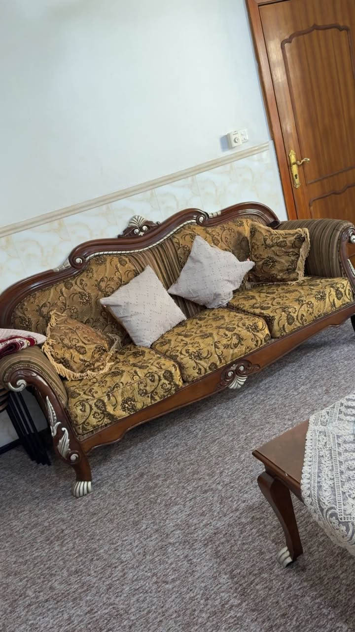 قنفه مه له كي صاج عصلي بو فروتني 
*********** دهوك, العراق
