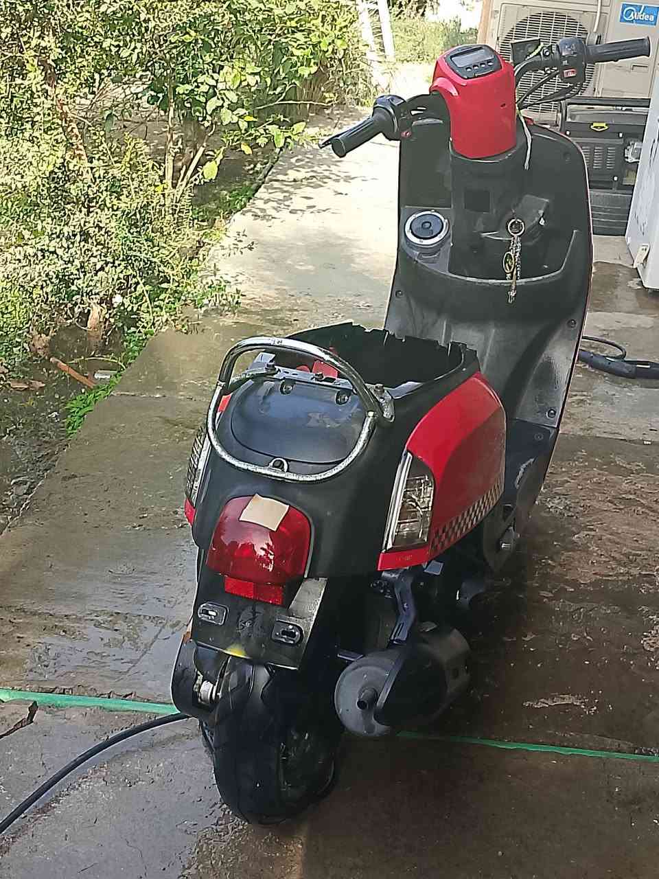 بوليس
حمره داخل رصاصي دراجه نازله بشهر ثاني يوم 16 دراجه خرسه ناعمه حلوه للبيع او مراوس ب gtr
سعر 900
رقمي 
***********
