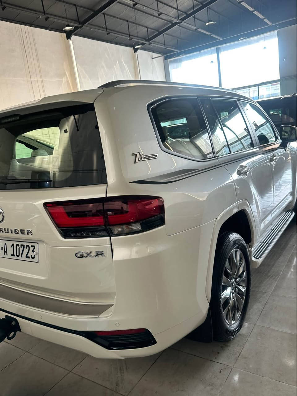 LAND CRUISER
سياره كه موديل 2022مواصفات فووله (GXR)شركه سازه رقم هه لبجه يه تحويل يش دبيت بؤ هه وليروسليماني به شه رت هيج ي پي وه نيه سبوغ تحديل بارجه كرانه وه هه مووي به شرت 
ماوه ي رويشتن حقيقي ٣٩/٠٠٠ هه زار رويشتووه سعر كه ي 635$ ورقه 
ره قم موبايل واتساب
كورك ***********
اسيا*********** أربيل, العراق
