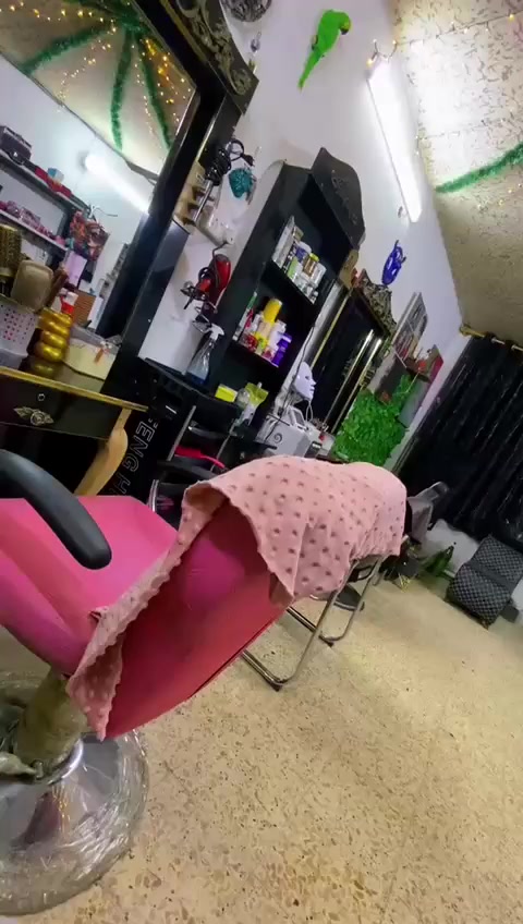 صالون وتين للسيدات الزعفرانيه شارع الشيشان قرب معجنات فستقه
رقم الهاتف:***********
