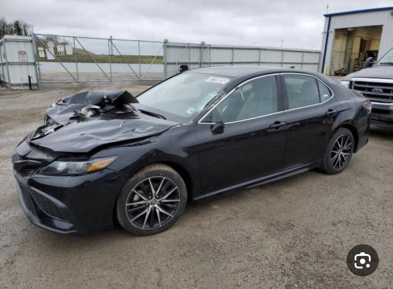 السلام عليكم كامري مديل 2023 SE معروف مواصفاتها السياره حادثها موضح بل صور بدون دواخل ولا لغود ولا شواصي كير مكينه كفاله 

السعر(205) ***********
