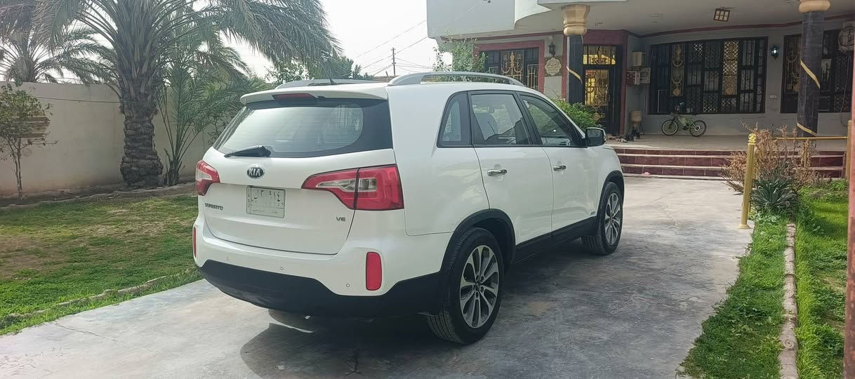 السلام عليكم
سورنتو 2015  بغداد  6سلندر فول مواصفات 
ميحتاج اعددهن 
السعر 175 بي مجال قليل 
بدون ضرر فقط صبغ جامرلغ اثر شخوط  وبيها بارد محدد بالصوره 
محرك كير جيد جدا 
جاهزه بدون اي نقص صدر امامي خلفي جديد  
مكان ديالى  دلي عباس 
*********** وتساب
