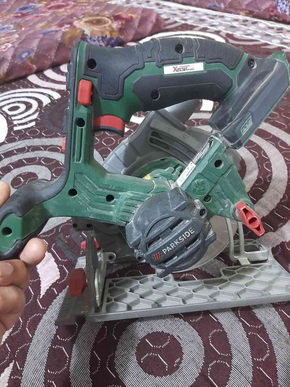 السلام عليكم متوفر مناشير قرصي العدد ١٠ قطع ابيع فحم شرط نضيف مامفحوص السعر كلهن٨٠ الف مراسلة ماسنجر واتساب *********** وهاي نموذج صور
