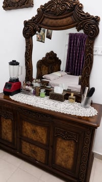 غرفة نوم خشب قوي للبيع بسعر مناسب الاتصال ع رقم  07702623373
