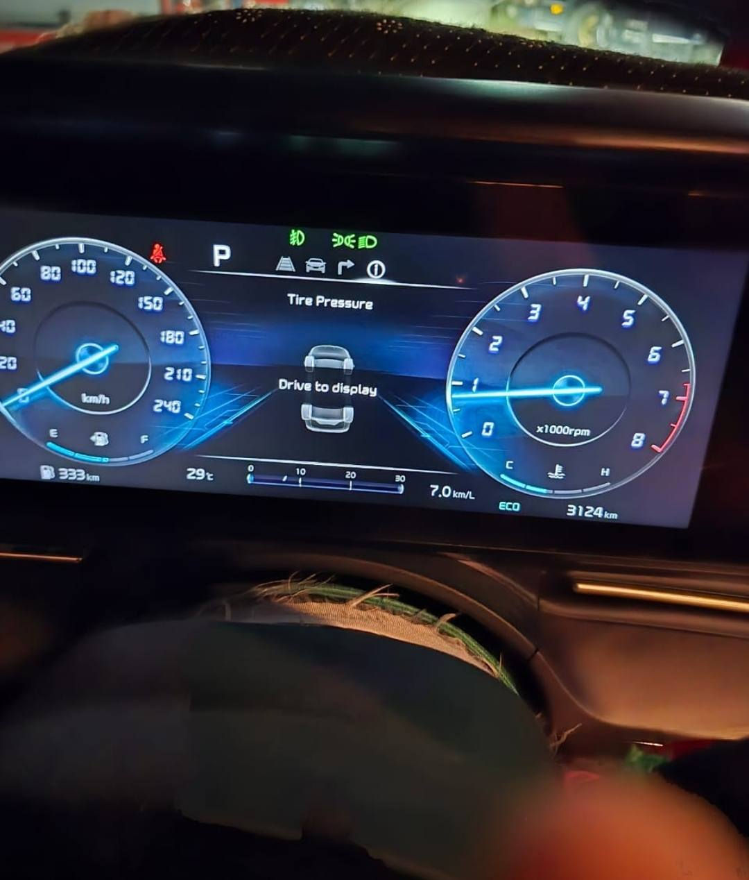 كيا كرنفال
كوري اصل
خط واحد
فول ماعده الفتحه
بغداد باسمي
ماشيه عشرة الاف كيلو متر
للبيع او مراوس 
سعر البيع 3 شدات و خمسة وبيها مجال 
***********
