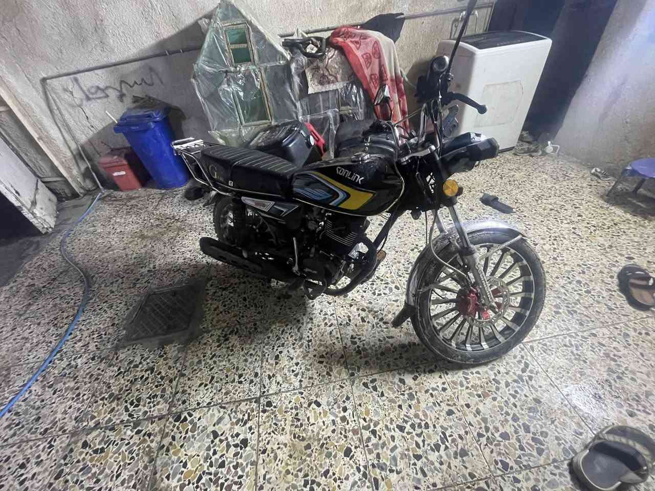 السلام عليكم دراجه للبيع
ايراني سونك برغي ما طاخين بيهة 

مديل 2025  

السعر750 

مكاني بغداد حي النصر

رقم الهاتف

***********
