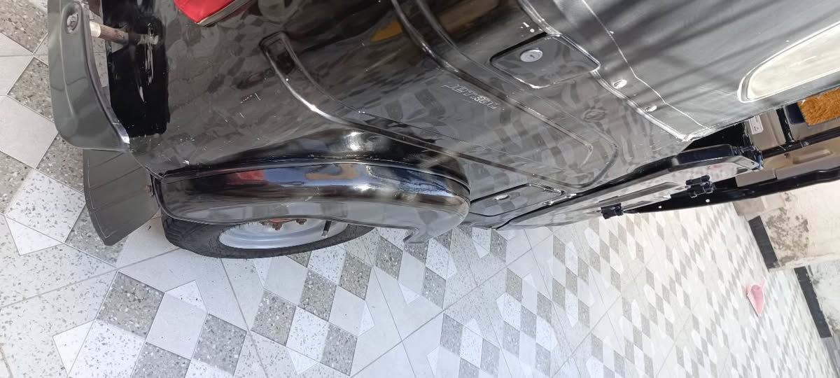 تكتك 22شهر 8مكينه كفاله فقط زنجيل وكلجات بعدني مابدلهن جايبهن عدي والبدي شوفت عينكم ماناقصه شي خير من الله سعر8100وبيه مجال تصال ***********/***********
