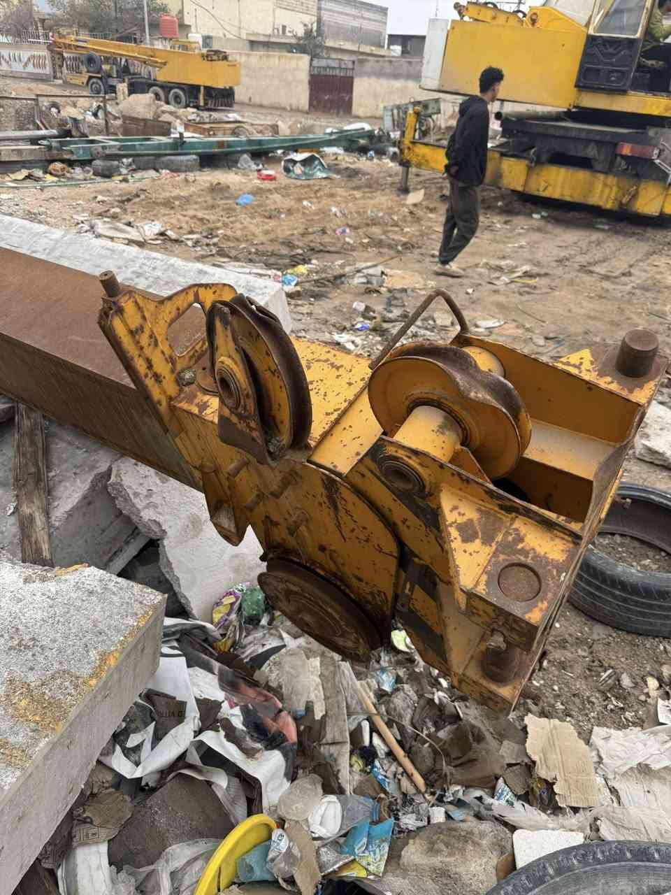 سلايت كرين تادانو 20طن 3قطع موديل 82 
***********
للبيع موجود بلبصره
