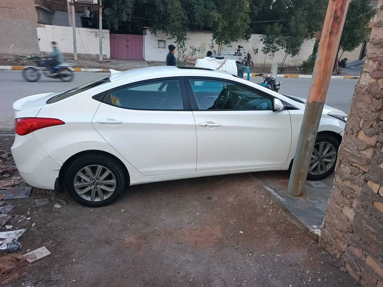 السلام عليكم النترا للبيع موديل 2012فول واحد على واحد بصمه تنته تحكمات ستيرين سياره فول  مكينه كير  رقم بغداد الدولي بسمي تحويل نفس اليوم  مكاني ديالى السعر 116 وبيها مجال  رقم الهاتف ***********
