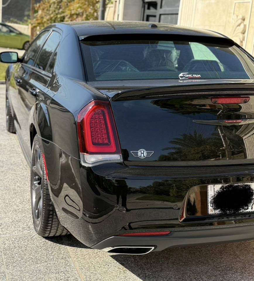 السلام عليكم
للبيع كرايسلر S300 2023 خليجية وكالة هارلم فول مواصفات ام الرادار مغلفة ppf ضمان ١٠ سنوات مكفولة كفالة عامة 
ماشية 7000
العنوان بغداد 
للتواصل ***********
***********
