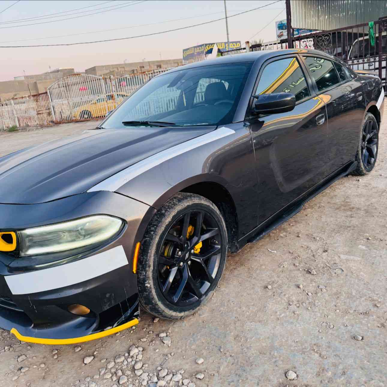 اسلام عليكم
للبيع دوج جارجر 2021 اصل وارد امريكي فول بدون فتحه السياره اصل ما محدثه بلاد ما ملعوب بيها محرك 6 سلندر 3600 تبريد ثلج  صدر توني مسوي 

بيها من امريكا حادثها جاملغ وبنيد. وجاملغ الأيمن مفتوح بدون صبغ. بيها تعديل بل فخذه سبب الحادث  جدا بصيط موجوده صور الحادث  

ماشيه 83 كيلو فقط  

الباقي كفاله. بسمي تحويل مباشر 

السعر  193. ورقه فقط  

مكاني بابل_المدحتيه  

الاستفسار /***********
