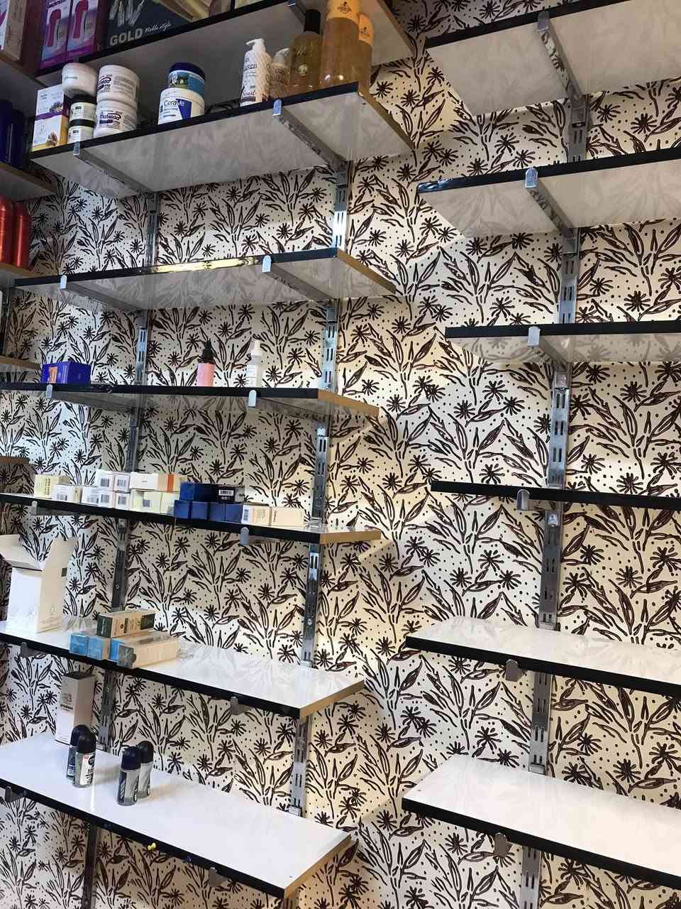 السلام عليكم
رفوف تعليك خشب للبيع 

للاستفسار الاتصال ***********
