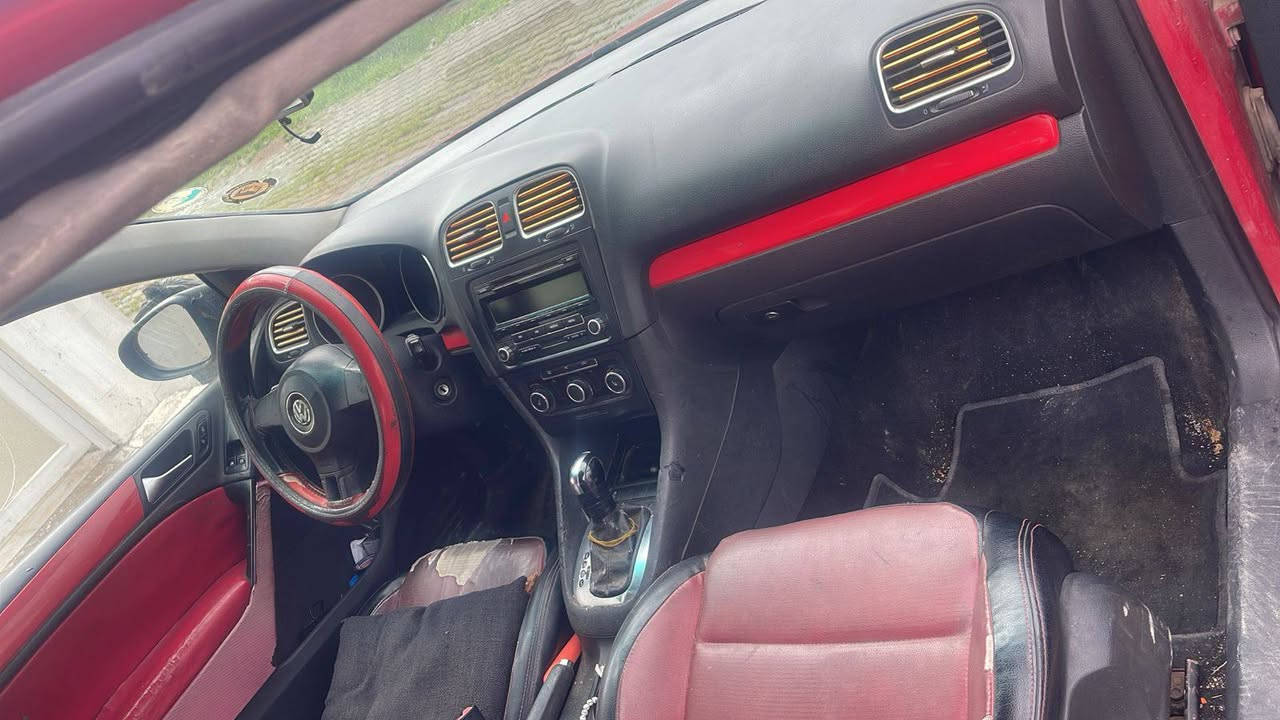 سلام العليم للبيع كولف 2012بس اوليات سنويه استنساخ الاصليه بلمرورر كيرو محرك ابشرط 
السياره خير من الله امراوس هم ترهم انطي فرق 
*********** بيواتساب هم أربيل, العراق
