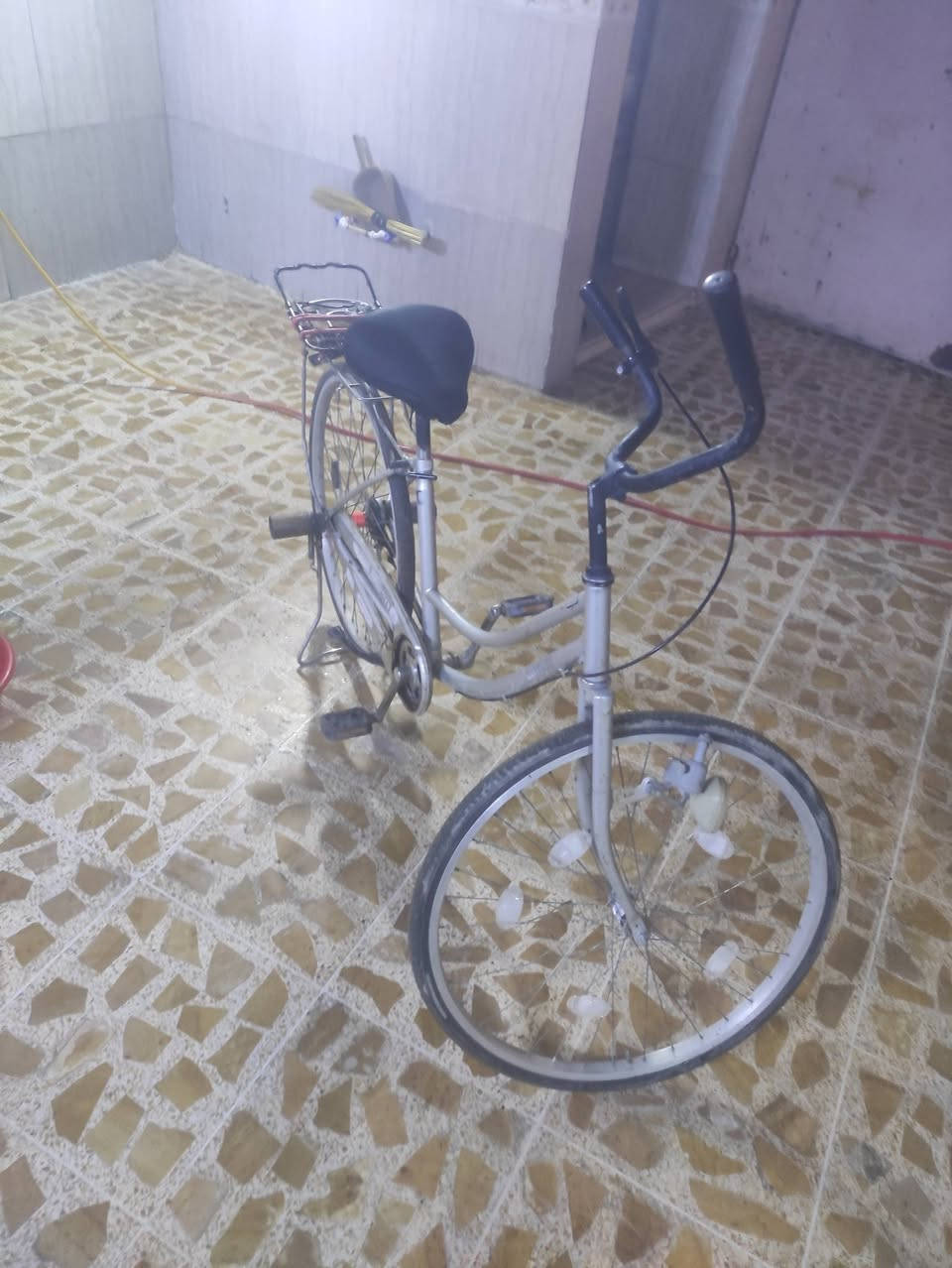 سلام عليكم عندي هذا البايسكل للبيع طفاريت موجودا السعر ب 60 مكاني الأيمن حي العريبي


**إذا كنت صاحب هذا الإعلان وتريد حذفه لأي سبب، رجاءا أرسل رسالة إلى الدعم الفني**