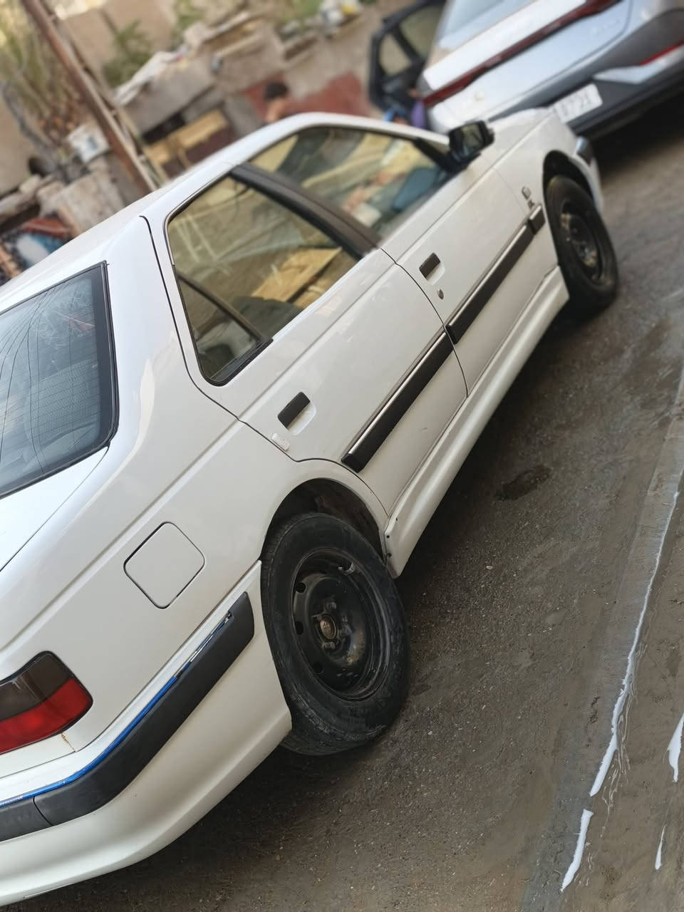 سلام وعليكم بيجو بارص مديل 2015رقم بابل مشروع وطني جاملغ امامي و خلفي معمرات كير محرك مكفول العنوان بغداد سعر 50 وبيه مجال ***********
