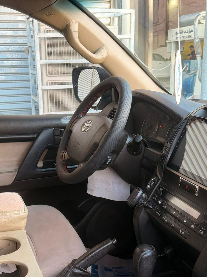 السلام عليكم للبيع فقط لاندكروز. بدون مراوس ادوات دخول جديد. مكينه 6  تماتيك  مكفوله قطعه وحده صبغ

جاهزه مابيهه نقص تخم تاير حداده تبريد مكينه وكير جدد 

السعر 160 

***********
