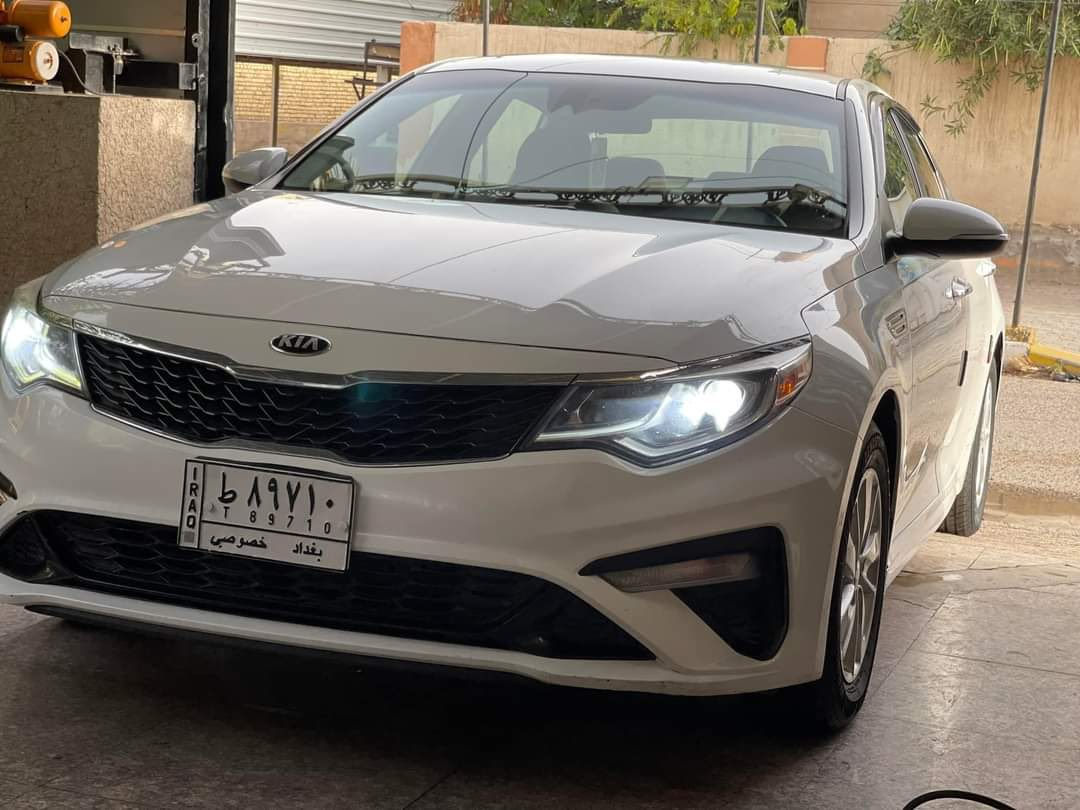 اوبتيما وارد امريكي موديل 2019 

اللون : أبيض 
العداد : 60  ميل ( حقيقي ) 
الضرر : بابتين جهة السائق البجم كبس الشركة 
محرك : 2400 
الرقم : بغداد حره 
مواصفاتها 
تبريد ثلج 
مكانها ناصرية 
السعر 150  ورقه 

***********
