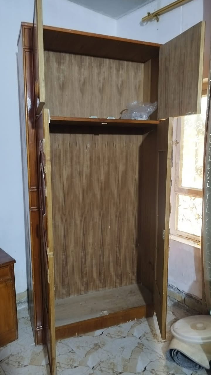 للبيع كنتور بابين تضيف بدون اي ضرر ارتفاع ٢٥٠٠. عرضه ١٣٠  عمقه مالته ٤٠ السعر ١٥٠ ثلاجه للبيع تجي ٨ قدام  السعر ٧٥ الغراض بيهم مجال بعد المكان حي جهاد


**إذا كنت صاحب هذا الإعلان وتريد حذفه لأي سبب، رجاءا أرسل رسالة إلى الدعم الفني**