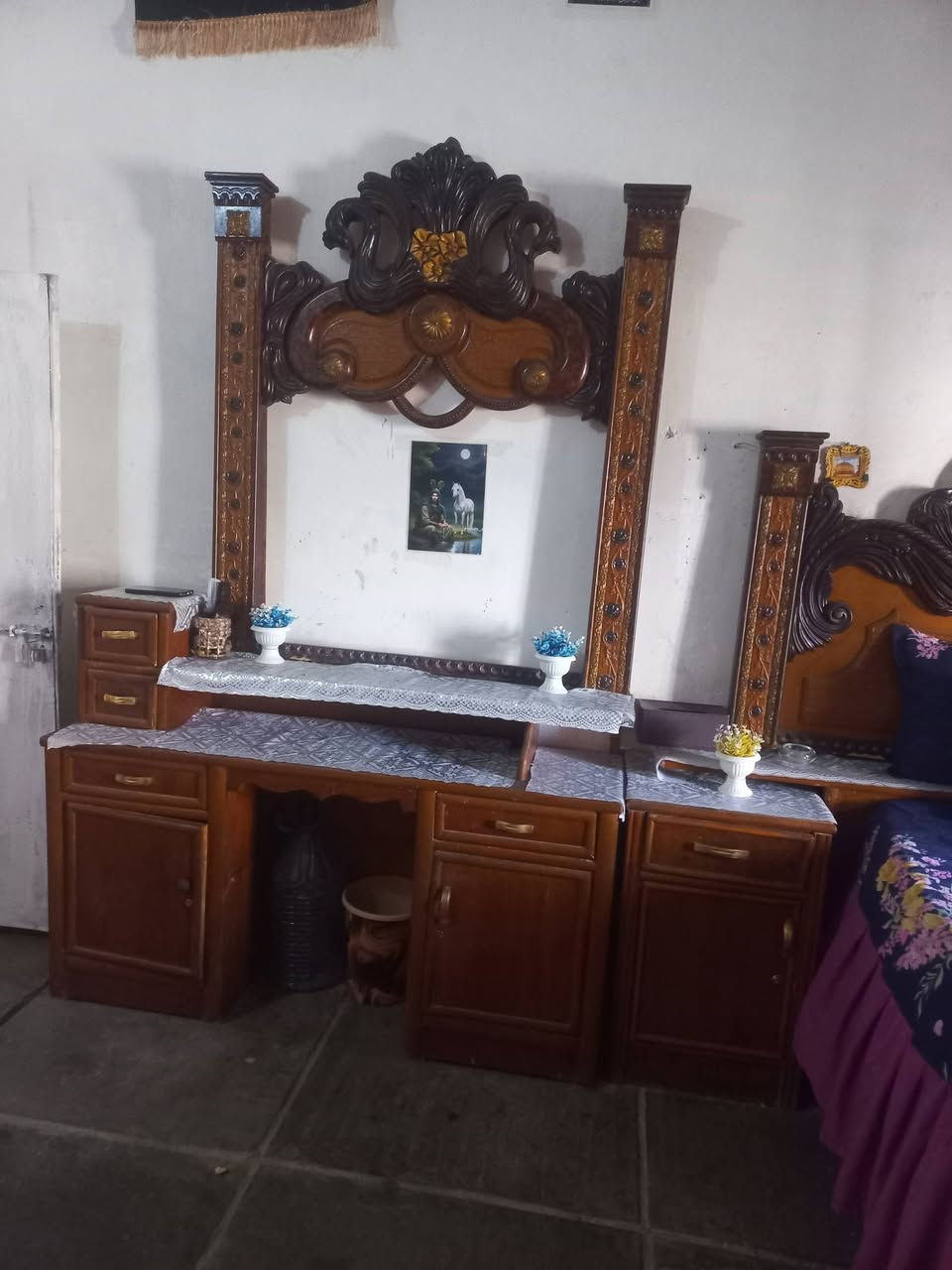 للبيع خو جديده بس المرايه  انكسرت سعر ٦٠٠ مكان الغزاليه هاتف ***********
