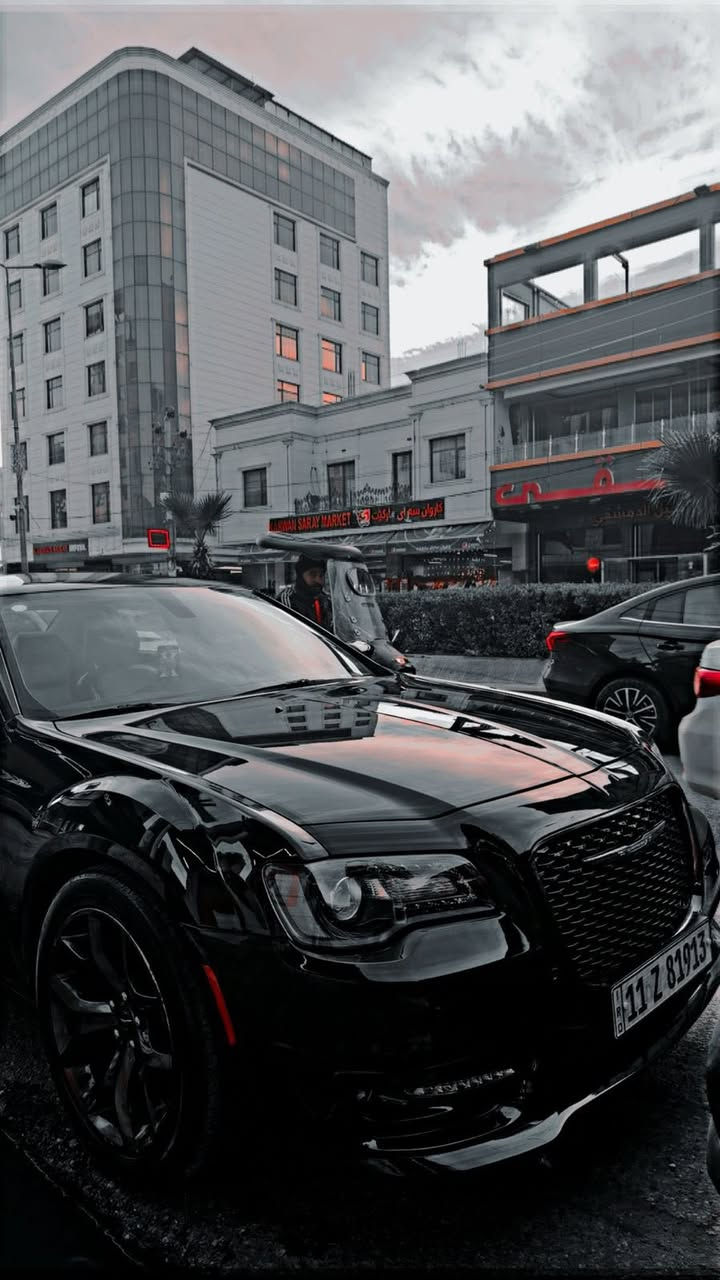 اوباما 300 امريكي فور ويل دخول جديد 🦅
* الموديل 2023 اصل الأصدار الأخير رقم بغداد بأسمي
 * عداد المسافه 27 ميل 
* اللون اسود 
* حجم المحرك 3600
* نقطه عمياء 
* حساسات اماميه 
* ويل قياس 20 انج 
* حساسات خلفيه 
* شاشه كبيره مع نظام ملاحة نفكيشن GPS
* مقاعد اماميه كهرباء عدد 2
* مقاعد اماميه تدفئة 
* تشغيل عن بعد 
* كامرة خلفيه دواره بلاد 
* دخول ذكي 
* انارة ترحيب ابواب 
* بصمة ابواب + صندوق 
* كشنات جلد اسود 
( الحادث / صفحة الصدر تبديل بابين شركه لون اصل +صبغ جاملغ خلفي ونص التكمه ) يوجد سونار جديد + صور الحادث  
العنوان // بغداد الغدير ***********
