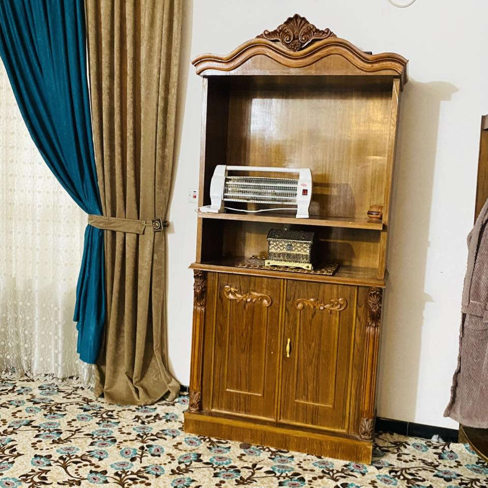 غرفه عراقيه ضخمه للبيع سويتها ب٣ البيع لغرض نقل لبيت اصغر السعر ٨٠٠الف مكان بغداد شعب الشراي يتصل ع هل رقم. 
لتكسرون بالسعر لان قويه وتسكام سويتها مو مثل بالسوك ***********
