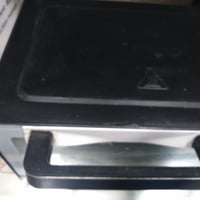 'عندي ميز طعام للبيع  وفرن كهربائي وقلايه هوائيه ومثرامه لحم  المكان ا...