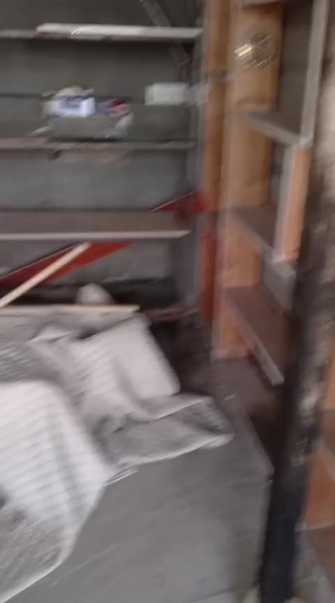 السلام عليكم محل للبيع مع الرفوف ب500 الف وبي مجال للاستفسار واتساب ‏‪***********‬‏
