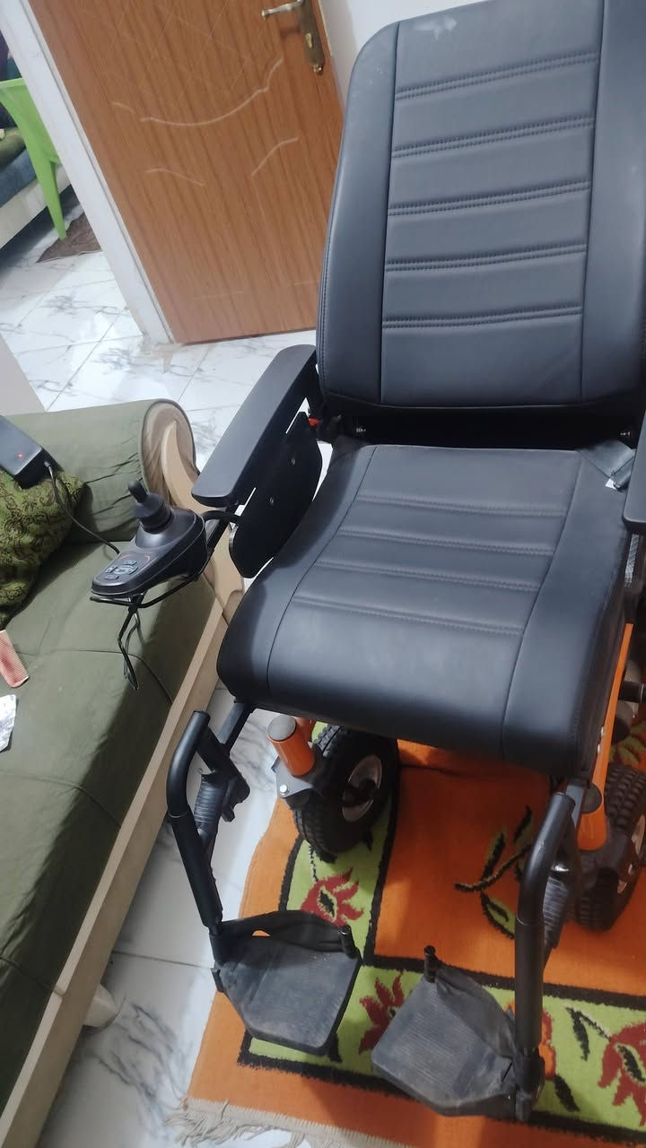 للبيع ممستخدمه سعر 550 وبيه مجال *********** بكان الشعب
