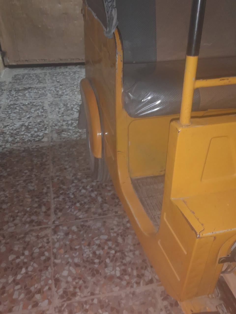 سلام عليكم تكتك لبيع مودل عشرين شهر اضنعش رقم سنوية تحول ذاني يوم تخم تاير محرك جديد ك
كهربايات  شغالة المكان بغداد حي اسلام ***********
