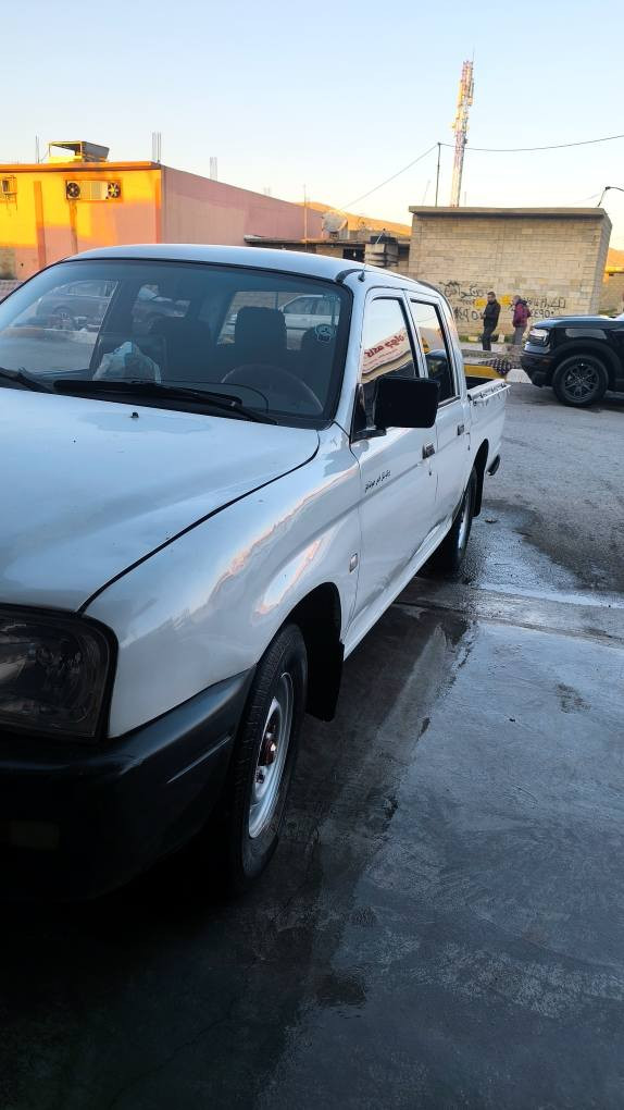 تکایە جوان زانیاریەکان بخوێنەوە
مستەربۆشی پیکاب قەزافی 2002 ڕەقەم هەولێر 
جوان و نمونە وەک لە وێنەکاندا دیارە 
مەکینە و گێڕ و ئەکسل و کارەبای و تەقە و ڕەقە بە شەرت و تا بڵێی سەیارەیەکی نەرمە  و کابرێتەرە  و بێ کێشە و ئایپات و کامێرە  تا بڵێی سەیارەیەکی خاوێن و جوان 
بە حیزام دەیفرۆشم دوو دەرگای سەیاق و بۆنیت پارچە ڕەش و حیزام نیە بەس من بە حیزام دەیفرۆشم 
ڕەقەمەکەی ئەوساڵ بەسەر چووە و بەناوی خۆمانەوەیە تەعویل بەشەرت ماڵی دۆستە و سەیارەی ماڵە 
140 هەزار غرامەی لەسەرە لەدوای مەعامەلە دەگەڕێنرێتەوە 
نرخی 75 وەرەق و مەعامەلە 
ڕەقەم موبایل ***********
تکایە گەر موشتەری نیت تێل مەکە لەگەڵ ڕێزدا و  جوان زانیاریەکان بخوێنەوە رانية, السليمانية
