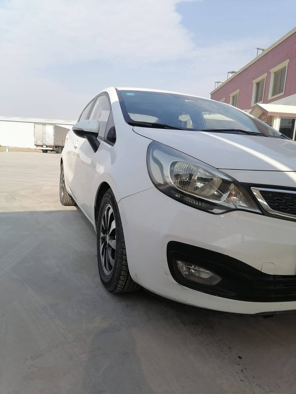 السلام عليكم كيا برايد موديل 2012 للبيع السياره فول بصمه تبريد بيانو وبيها اهواي مواصفات كير مكينه حداده بشرط بيها صبغ اثر شخوط عندي نصبغت والسونار مرفق بالمنشور عارضها 97 وبيها مجال حك الجيه ملاحضه ما متواجد ع نت هذا رقمي والي يحب يتصل بي خير ويدلل ***********. و***********
