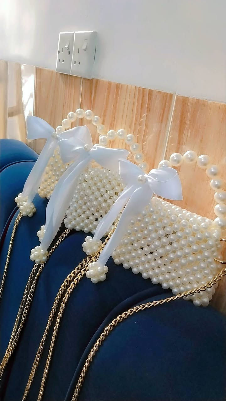 من اعمالي 😍 تبارك الله ❤️
مجموعه من حقائب راح تتواجد داخل محل فاشن شوز في حي الزهور الاولى جنب مجمع الست البيت 😍
✨ تألقي بلمسة من الفن اليدوي الراقي ✨
مجموعة مميزة من حقائب الخرز المصنوعة يدويًا بعناية وحب، تجمع بين الأناقة والفخامة في تصميم واحد. 🌸
💎 خامات عالية الجودة
🎀 تفاصيل أنيقة ولمسات ناعمة
👜 مناسبة للمناسبات والإطلالات اليومية المميزة
🎁 هدية رائعة لمن تحبون
اطلبي التصميم الذي يناسب ذوقك، مع إمكانية تنفيذ ألوان خاصة حسب الطلب.
📩 للحجز والاستفسار راسلينا عبر الخاص.
#هاند_ميد #حقائب_خرز #شنط_يدوية #أعمال_يدوية #إكسسوارات_نسائية #أناقة_وفخامة #صنع_بحب #HandmadeBags


**إذا كنت صاحب هذا الإعلان وتريد حذفه لأي سبب، رجاءا أرسل رسالة إلى الدعم الفني**