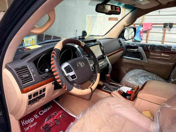 لاندكروز 2015 فكسار 
محرك v8 5.7
جديدة مكفولة فقط خدوش بسيطة
سيارة جديدة ونظيفة 
ماشية 140 
شاشة جبيرة 
لايت زنون 
ستوب لايت خلفي 
لحاية خلفية + امامية 
تحكم ستيرن 
داخل صاج جديد 
مري شفط 
5 بصمات 
فتحة سقف 
السعر :460  وبيها مجال 

***********
مكان السيارة ناصرية
رقم السيارة بصرة وتحويل ثاني يوم
