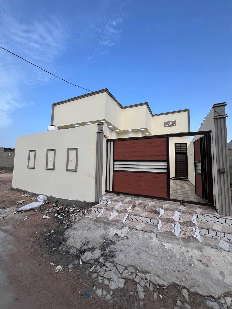 “بيت 200 متر بهالمستوى؟! فرصة نادرة لا تفوت!”

📢 نص الإعلان:
بيت فخم للبيع 🔑
مساحة 200 متر، موقع مميز وقريب على الشارع 🚗
تصميم عصري وترتيب يخبل ✨

🔹 يتكون من غرفتين واسعة
🔹 صالة مرتبة وشرح
🔹 مطبخ حديث
🔹 كراج سيارة 🚘
🔹 تشطيب نظيف وجاهز للسكن

📍 موقع يخدمك بكلشي وقريب من الأسواق والخدمات
💎 مناسب للسكن العائلي أو استثمار مضمون

🔥 بيت مرتب + مساحة ممتازة + موقع قوي = صفقة ذكية

📞 للحجز والاستفسار راسلنا الآن تمام، هذا إعلان شامل لكل المساحات وبشكل مرتب وقوي ويجذب 👇

🎬 أول 3 ثواني (جذب):
🔥 “مهما كانت ميزانيتك… بيتك موجود عندنا!”

📢 نص الإعلان:
فرص عقارية قوية ومضمونة 🔑
بيوت بمختلف المساحات تناسب الجميع:

🏠 100 متر
🏠 120 متر
🏠 150 متر
🏠 200 متر
🏠 250 متر
🏠 300 متر

كلها مواقع مميزة وقريبة على الشارع 🚗
تصاميم عصرية تخبل ✨ وتشطيب نظيف وجاهز للسكن

🔹 غرف مريحة
🔹 صالات مرتبة وشرح
🔹 مطابخ عملية
🔹 كراجات سيارات (حسب المساحة)

📍 موقع المكتب: الفيروزية – مجاور شارع 11
🏢 مكتب عقارات يونس العيداني

📞 رقم التواصل:
0772 714 5535
0772 714 5535
0772 714 5535

💥 كل المساحات متوفرة… تختار اللي يناسبك وإحنا نوفره إلك

🔥 لا تضيع الفرصة – بيتك بانتظارك

إذا تريد، أسوي لك نسخة أقصر للتيك توك + هاشتاغات ترند قوية حتى يطلع الفيديو إكسبلور 🔥

إذا تريد أكتب لك نسخة أقوى للتيك توك + هاشتاغات ترند شط العرب, البصرة
