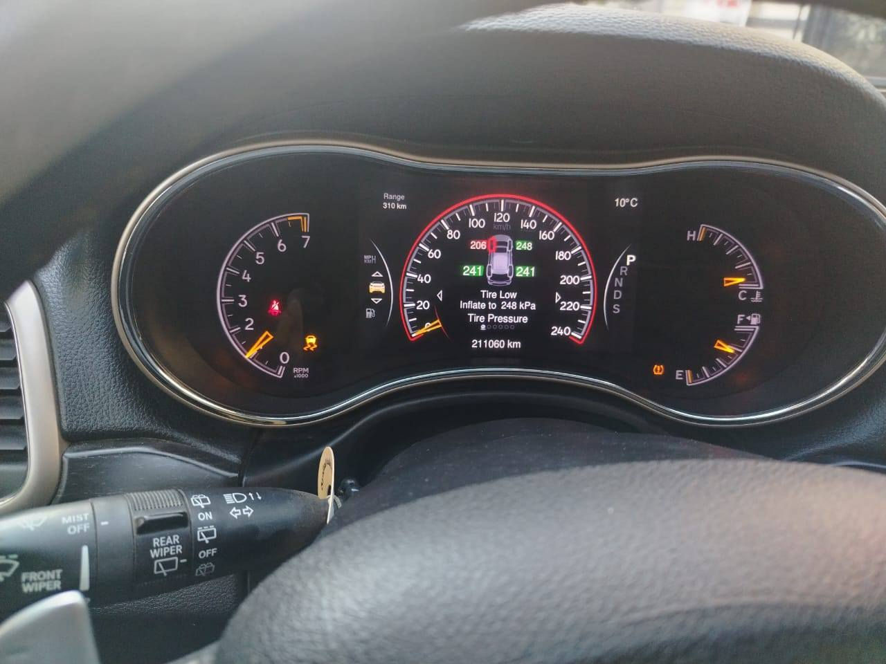 جيب جديدة لاريدو2015 بصمه كشن كهربائي رقم بغداد وارد أمريكي داخله كلين بدون حادث فقط دعاميه اماميه سيارة جديدة معنه الكلمه نصبتهه كلش حلوة داخل احله تخم تاير جديد قبل شهر شدينا كير طيارة مكينه وكير بلاد بدون فتح بدون بارد بدون شخص بيع أو مراوس  العنوان بغداد الكرخ حي الجهاد *********** السعر ٢٠٥ بل عافيه لي ياخذهه
