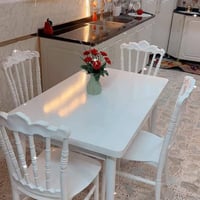 ميز طعام • ٤ كراسي • ٦ كراسي