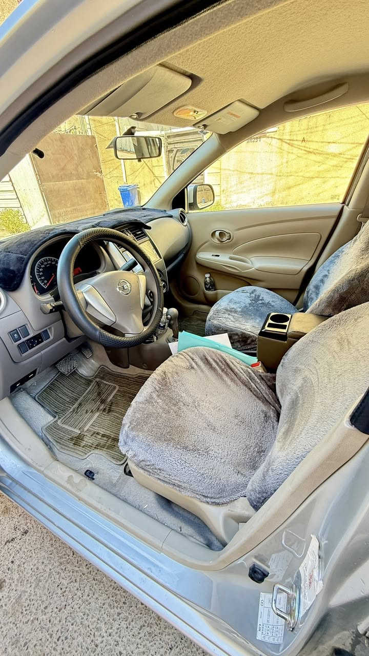 السلام عليكم للبيع  صني هندي بليته زركه موديل 2024 جديده لوك ماشيه 17 الف لون سلفر دواخل بيجي اخوان السياره جاهزه من كلشي تخم تاير صدر حداديه بدون رقم تترقم بغداد 
مكاني بغداد الدورة 
سعر 97 ورقة 
***********
