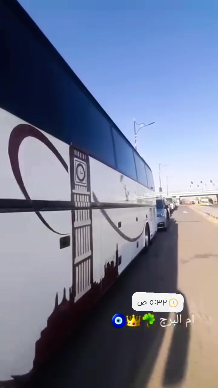 السلام عليكم الفينيه للبيع سياره جهازه مكينه وكير وكسن  وكلج كله جديد حداديه جديده تبريد خير من الله تخم تاير جديد كهربايات كله شغال من الطول الطول ودواخل جدد دشبول جديد سياره كبل توكل بيه عل باب و جهازه الخير حبايه و54 نفر  ورقم نكليزي سنويه ال31 بسمي مداور ثاني يوم الشراي يخابر ويدلل وهاذه رقمي *********** مكان السياره العماره
